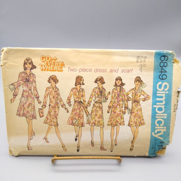 Vintage Sewing PATTERN Simplicity 6849, Go Everywhere Misses 1975 Misses Two - Picture 1 of 2